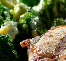 Muschiulet de porc cu orez broccoli si parmezan